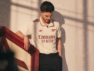 استایل کردن لباس فوتبال در استایل روزمره | ترند Football Core 2026