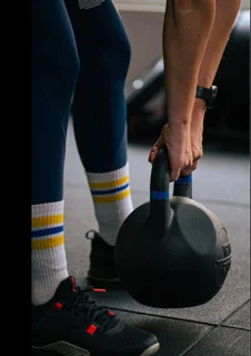 تأثیر رنگ در لباس ورزشی: از روان‌شناسی تا ترندهای ۲۰۲۵