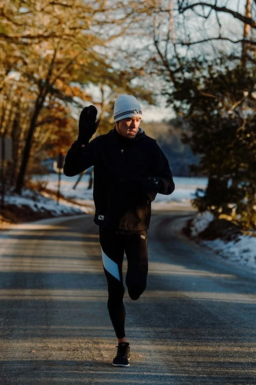 چگونه لباس ورزشی مناسب فصل را انتخاب کنیم؟