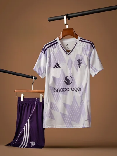 کیت دوم منچستریونایتد فصل ۲۵-۲۶ (هواداری)