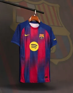 کیت اول بارسلونا فصل ۲۰۲۵-۲۰۲۶[پلیری]