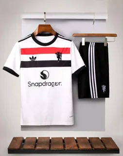 کیت سوم فصل ۲۰۲۴-۲۰۲۵ + شورت(هواداری)